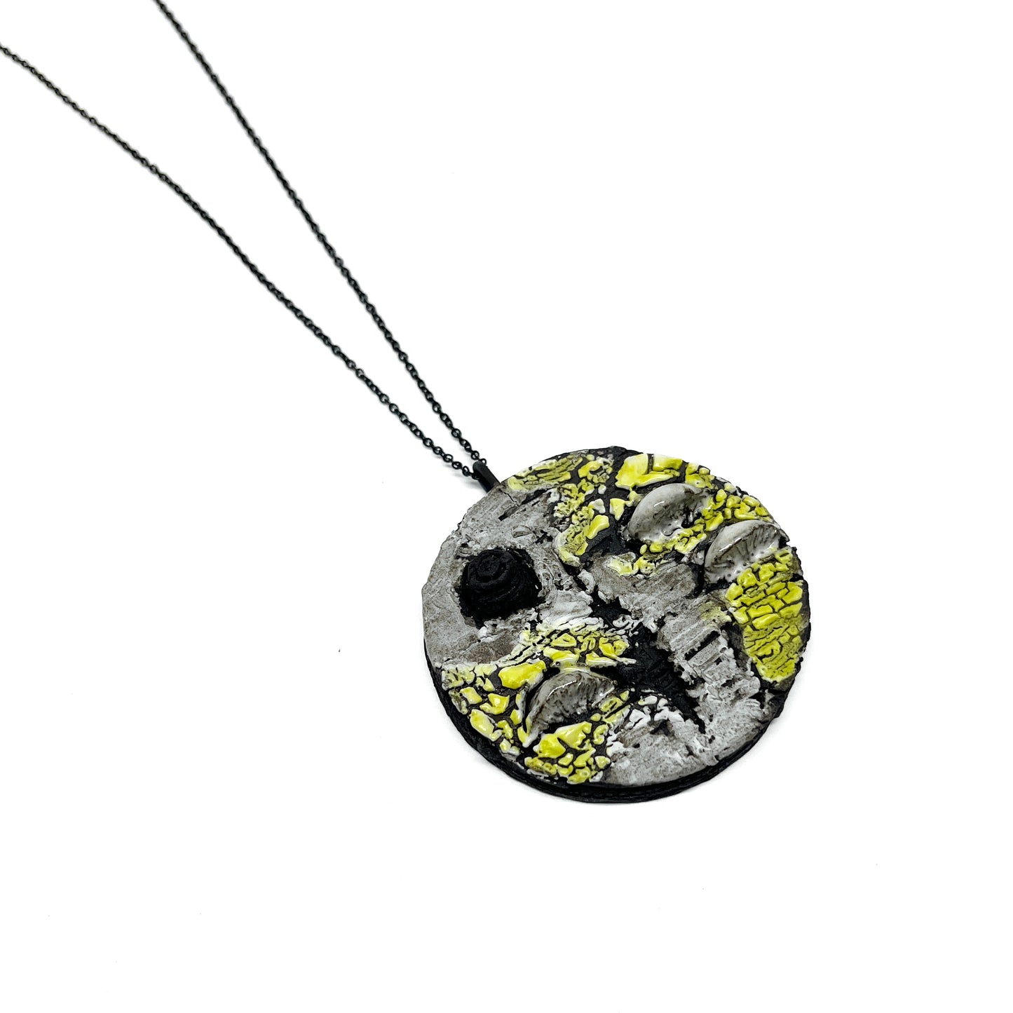 Round Lichen Birch Necklace