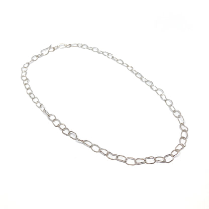 Silver oval link necklace.
