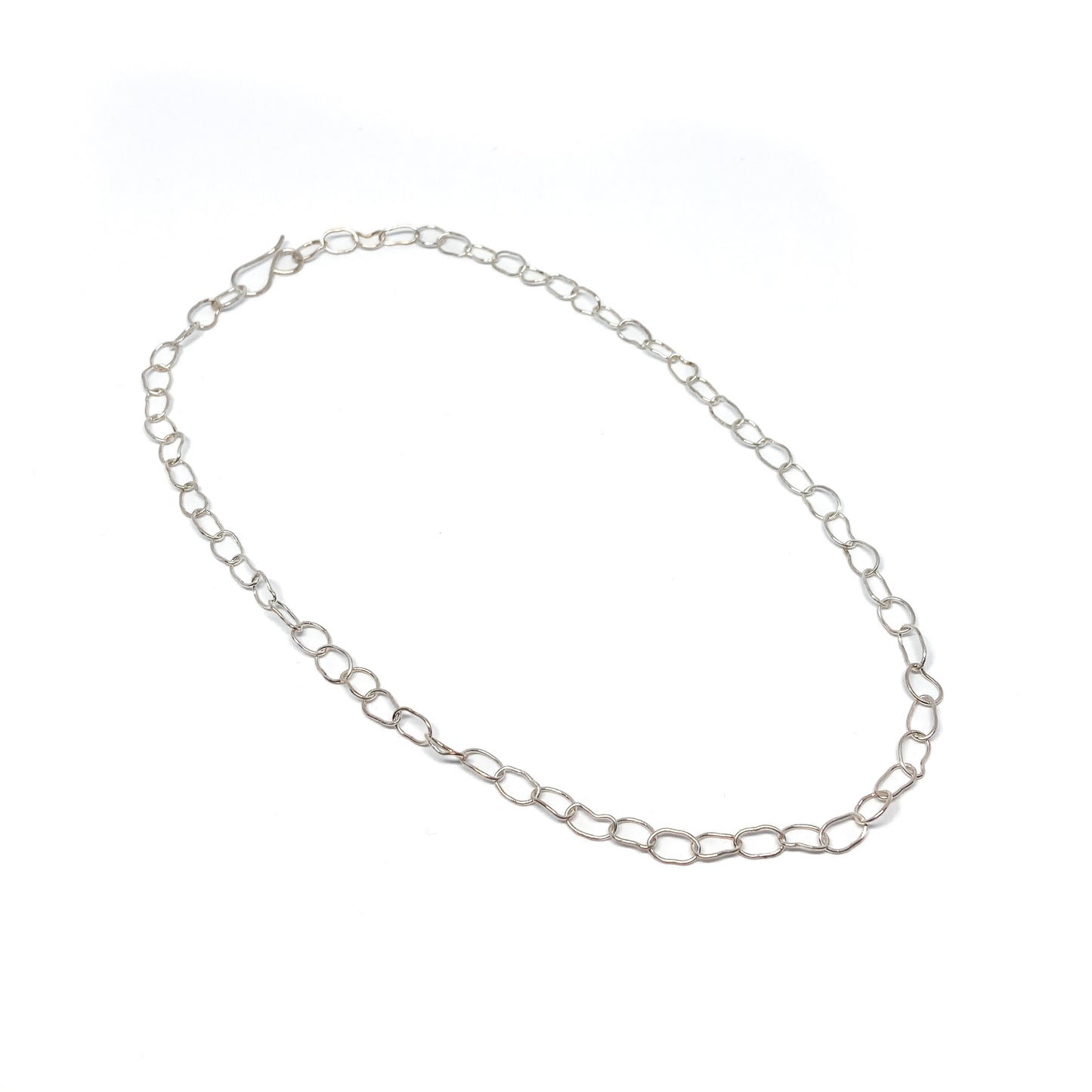 Silver oval link necklace.
