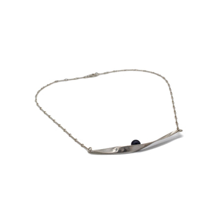Poise Necklace