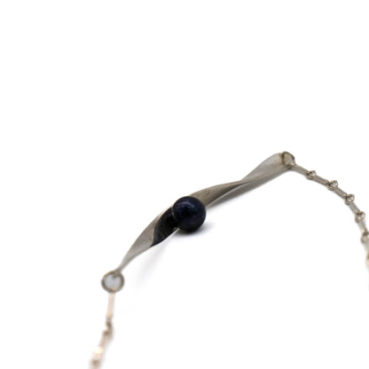 Poise Necklace