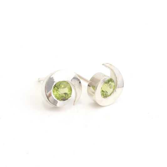 Shooting Star Earrings in Peridot
